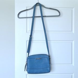Liz Claiborne cross body purse